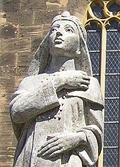 Statue der Theophanu vor der Marktkirche in Eschwege